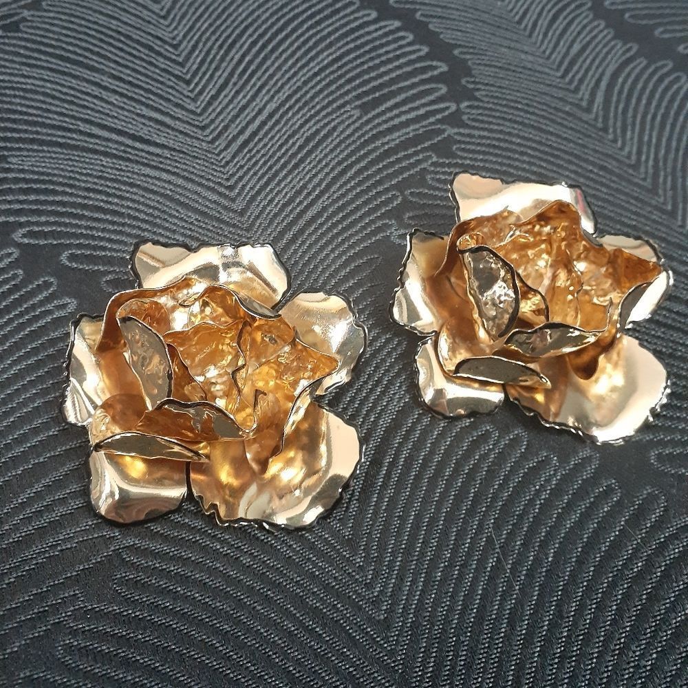 NWOT Zara GoldFlower Statement Earrings - Picture 9 of 14